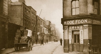 Vue de Pennyfields, Chinatown - English Photographer